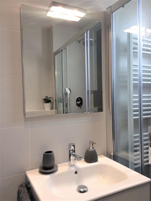 Lovely & Bright Vila Olimpica Beach Apartment Βαρκελώνη Εξωτερικό φωτογραφία